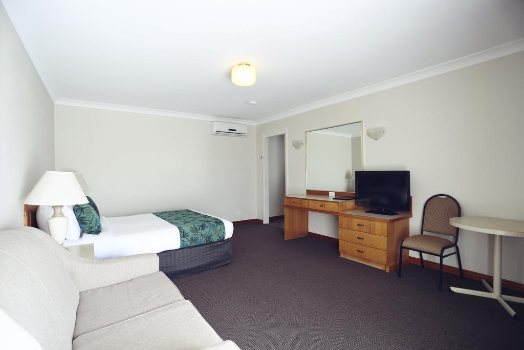Cascades Motor Motel 3*